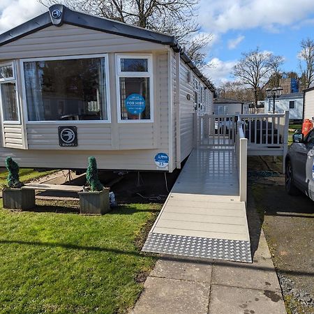Haggerston Castle 3 Bedroom Deluxe Holiday Home Cheswick  外观 照片