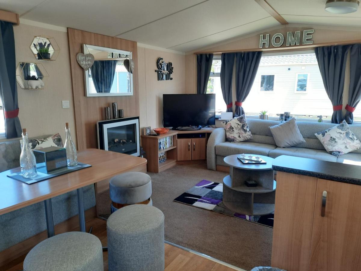 Haggerston Castle 3 Bedroom Deluxe Holiday Home Cheswick  外观 照片