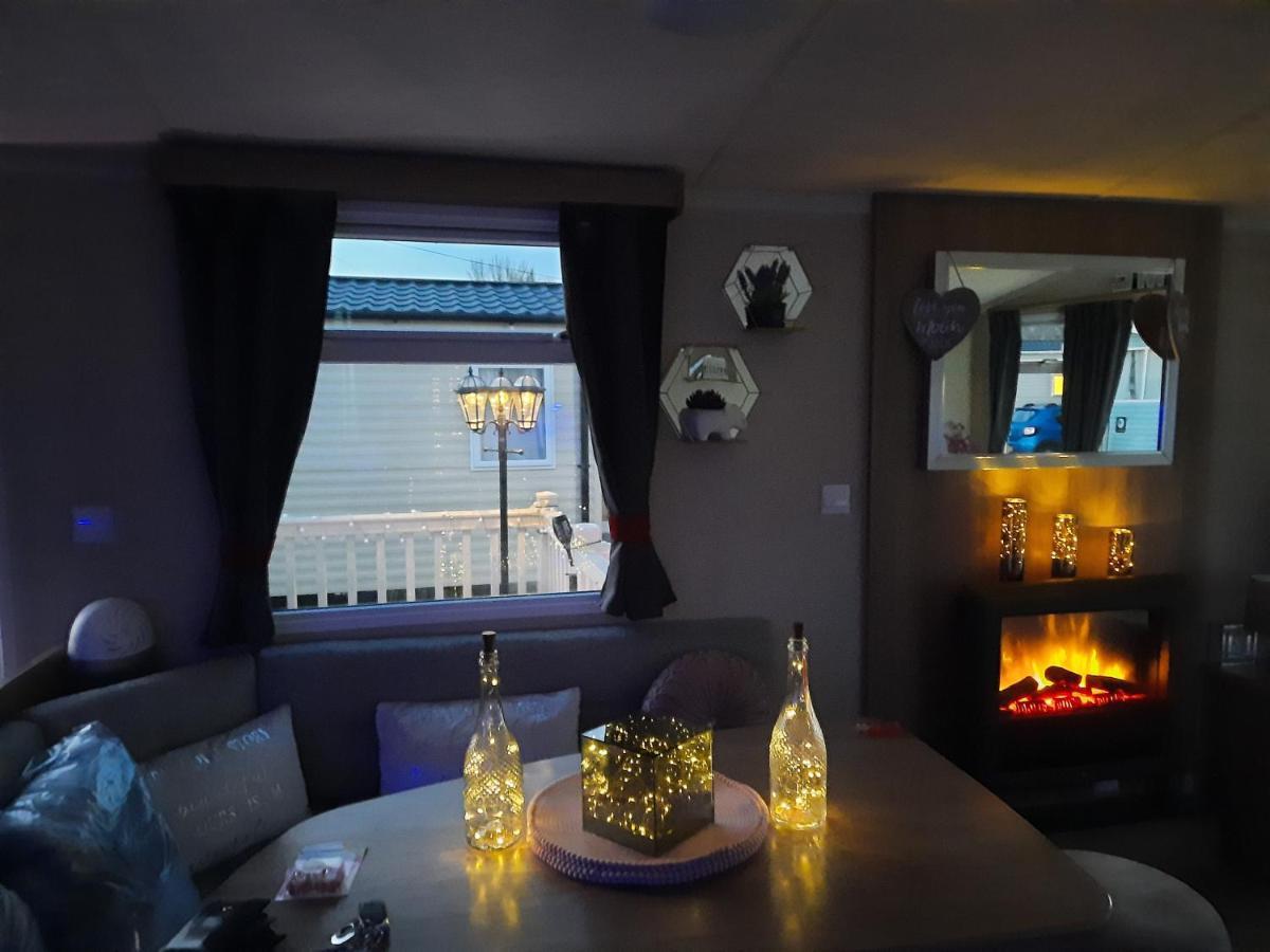 Haggerston Castle 3 Bedroom Deluxe Holiday Home Cheswick  外观 照片