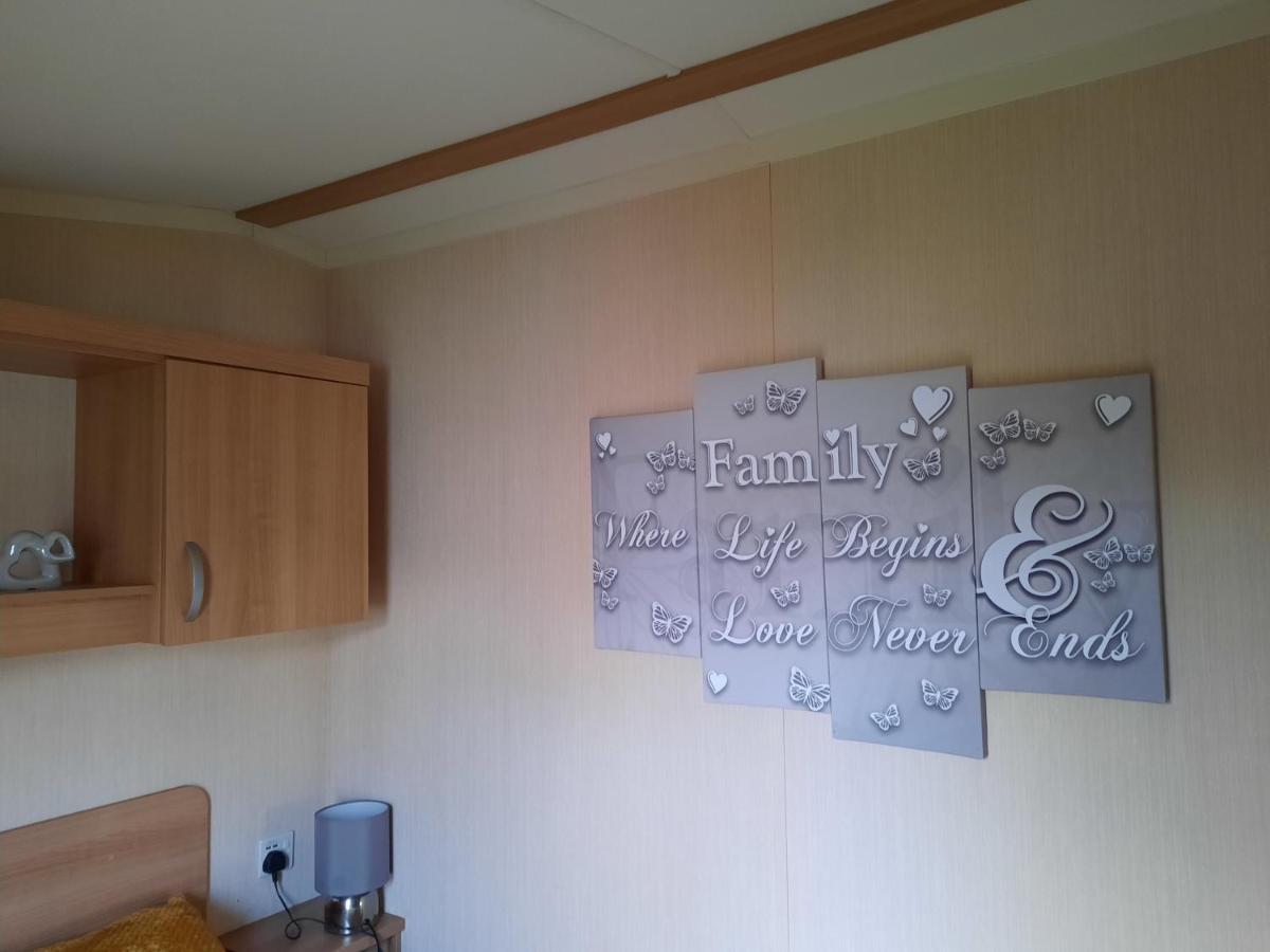 Haggerston Castle 3 Bedroom Deluxe Holiday Home Cheswick  外观 照片