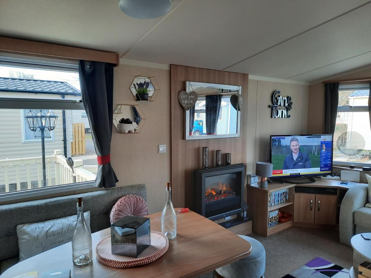 Haggerston Castle 3 Bedroom Deluxe Holiday Home Cheswick  外观 照片