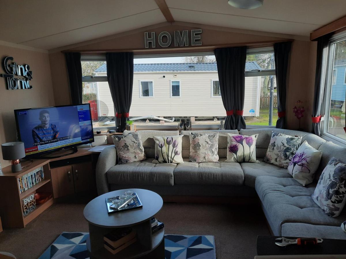 Haggerston Castle 3 Bedroom Deluxe Holiday Home Cheswick  外观 照片
