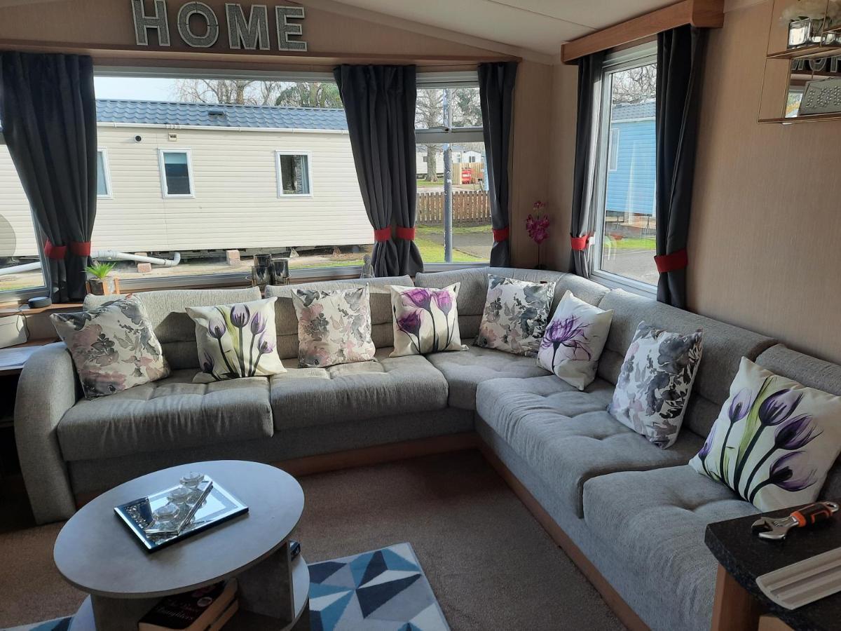 Haggerston Castle 3 Bedroom Deluxe Holiday Home Cheswick  外观 照片