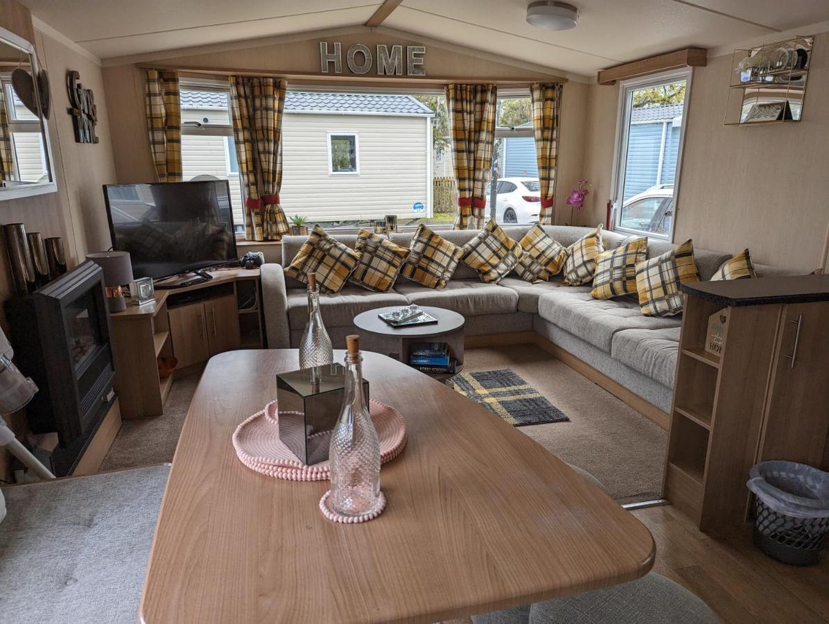 Haggerston Castle 3 Bedroom Deluxe Holiday Home Cheswick  外观 照片