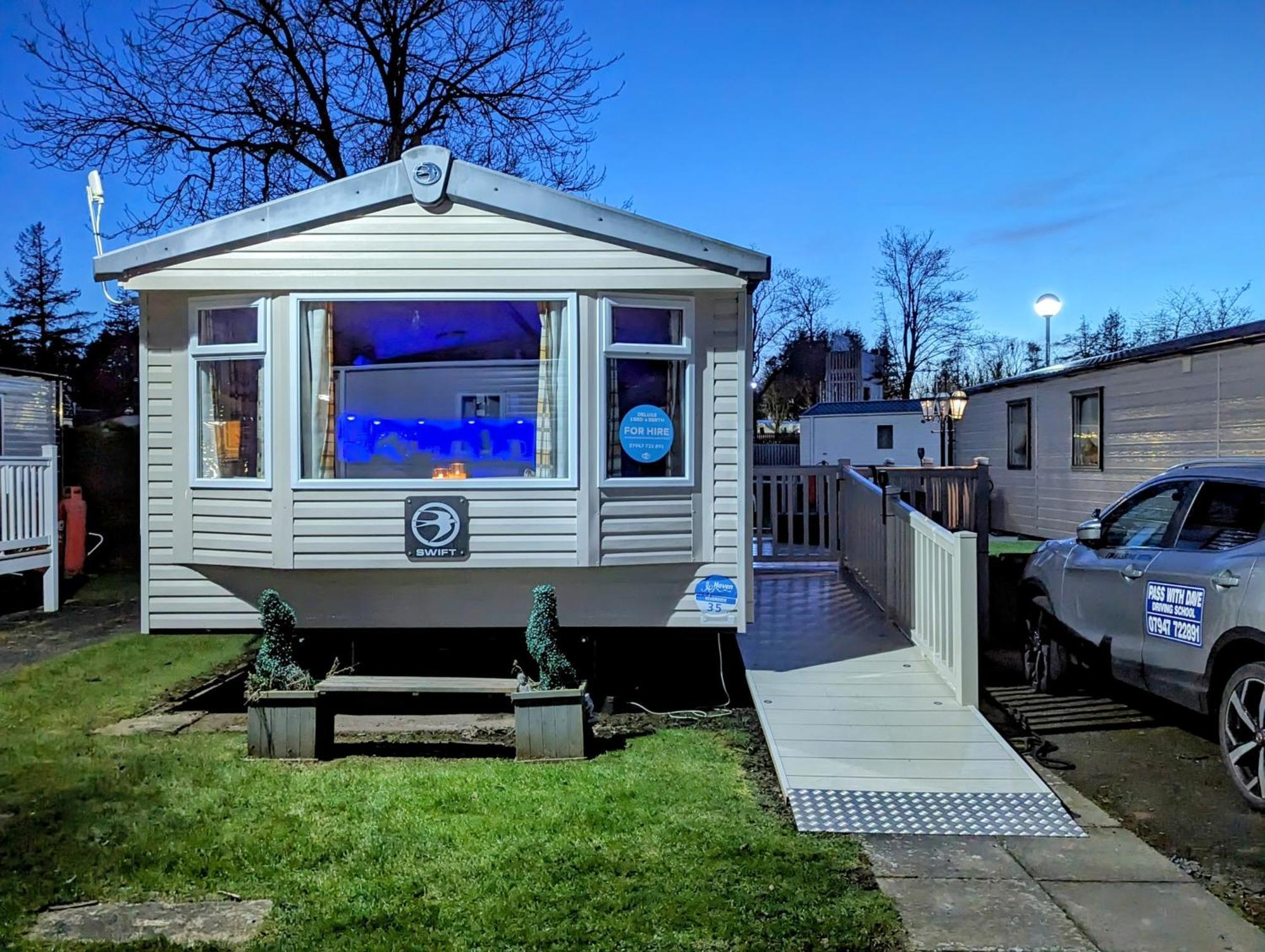 Haggerston Castle 3 Bedroom Deluxe Holiday Home Cheswick  外观 照片